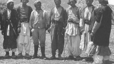 مهندس ألماني مع مجموعة من التركمان في الشمال الغربي من حلب 1910
