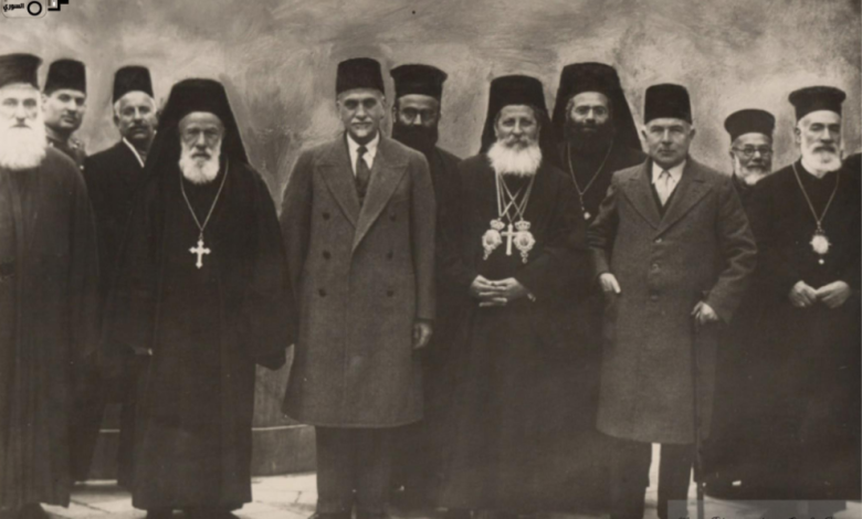 الرئيس هاشم الاتاسي ورئيس الحكومة فارس الخوري مع ممثلي الهيئات المسيحية