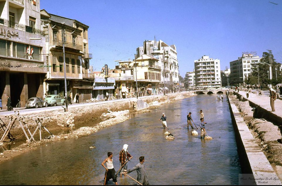 البدء بمشروع تغطية نهر بردى امام سرايا وزارة الداخلية -1962