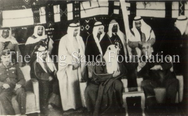 التاريخ السوري المعاصر - الملك سعود بضيافة فواز الشعلان في عدرا عام 1956