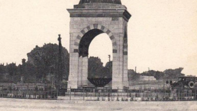 النصب التذكاري للكابتن ديكاربانتيري في ساحة السبع بحرات بدمشق في أواخر العشرينيات