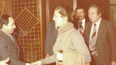 الشاعر نزار قباني مع زوجته بلقيس الراوي عام 1980
