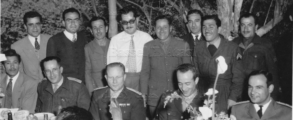 التاريخ السوري المعاصر - زياد الأتاسي مع مجموعة من الضباط في حمص 1954