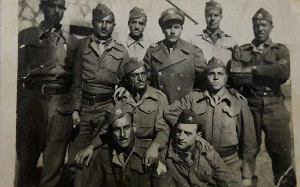 مجوعة من الجنود السوريين قرب بحيرة طبريا عام 1951م