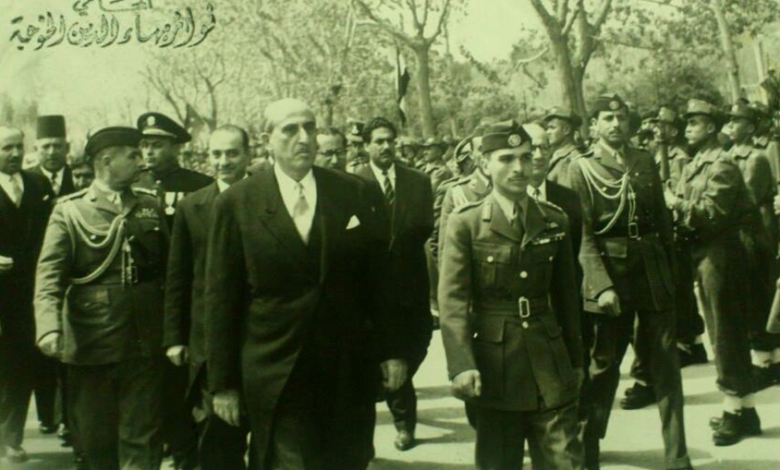 الملك الأردني حسين بن طلال في زيارة إلى دمشق عام 1956