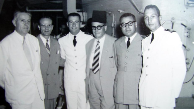اللاذقية 1958- مدير الصحة وأمر القوى البحرية على متن قطعة بحرية