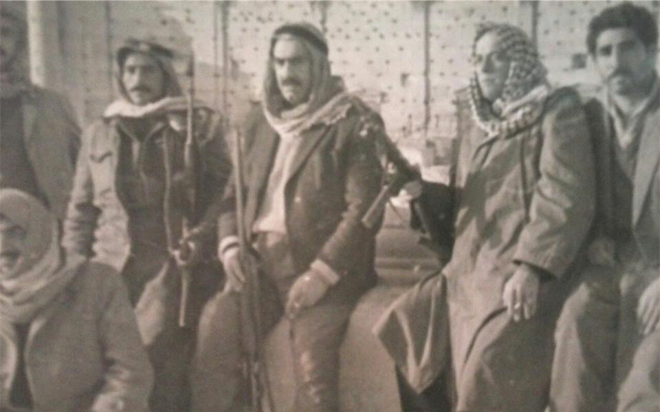 تدمر 1963- بهاء الدين الخوجة مع مجموعة من رجال المباحث