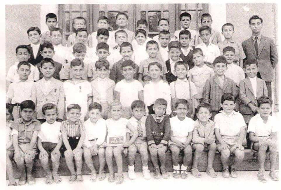 التاريخ السوري المعاصر - طلاب مدرسة الفرير (الأرض المقدسة) في اللاذقية عام 1944