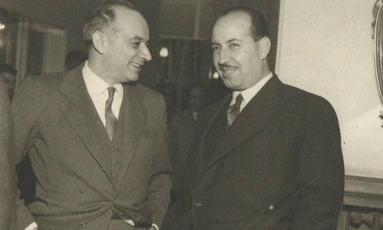 علي بوظو مع وزير من الحكومة التركية عام 1954