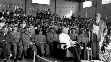 الرئيس شكري القوتلي في حفل تخرج ضباط مدرسة الطيران الحربي عام 1957