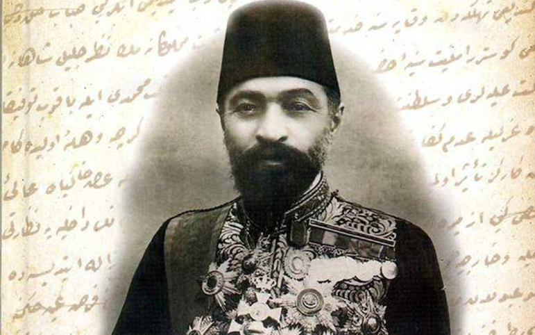 عمرو الملاّح: صدور مذكرات أحمد عزت باشا العابد- الصندوق الأسود للسلطان عبدالحميد