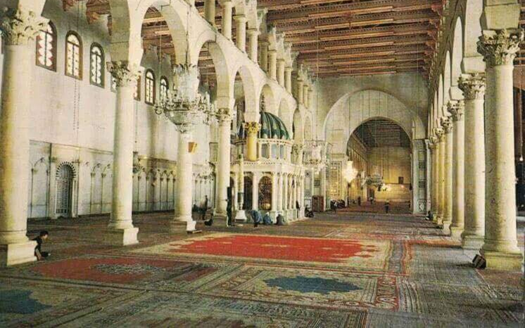 سرقة السجاد العجمي من المسجد الأموي وساعة المرجة