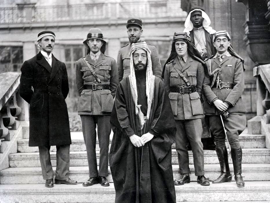 التاريخ السوري المعاصر - فيصل بن الحسين ولورنس في باريس عام 1919