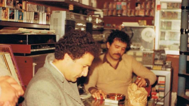 الموسيقار صفوان بهلوان في استديو فاروق أوطه باشي عام 1988