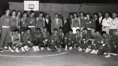 لقاء بين نادي الغوطة والنادي الرياضي بطل بيروت تحت رعاية عبد الحميد السراج في دمشق عام 1960