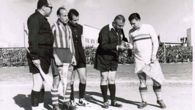 فوزي تللو يجري القرعة بين المنتخب المجري وفريق الجيش السوري بدمشق 1955