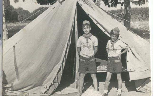 معسكر الطلائع في قرية الحسينية في دير الزور عام 1975