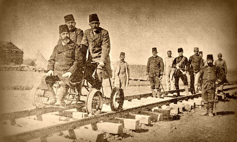 والي سورية ناظم باشا متفقداً الخط الحديدي الحجازي وهو في طور الإنجاز عام 1900م