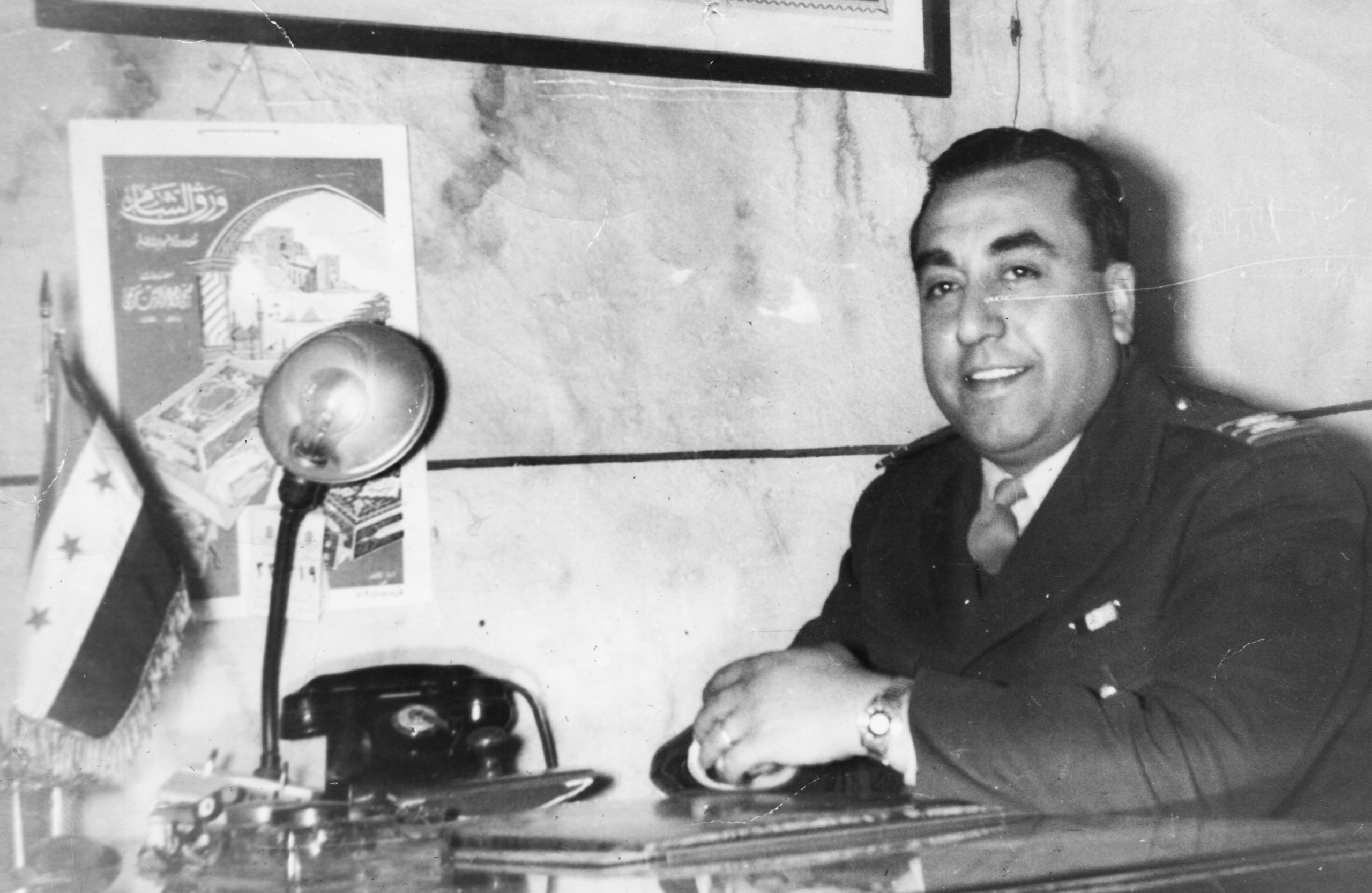 موفق البقاعي في مكتبه بدمشق (1)