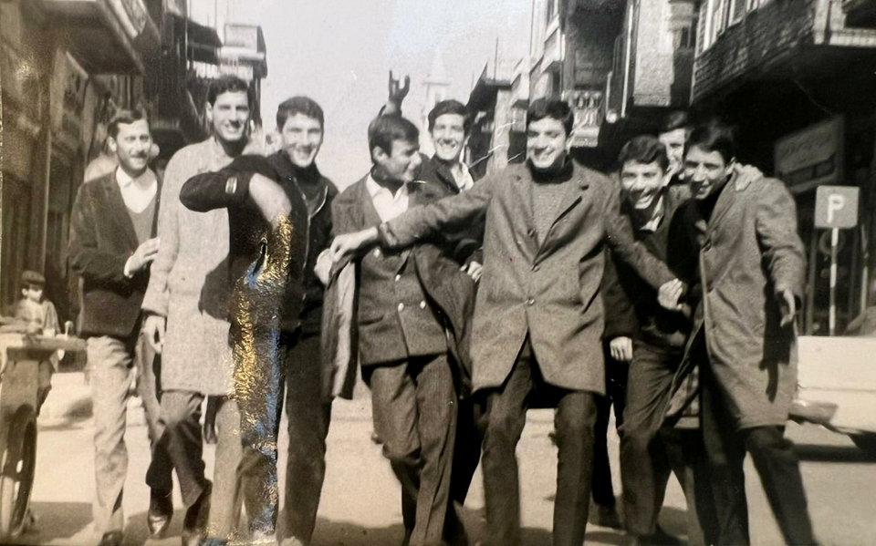 فريق نادي الغوطة الدمشقي بكرة السلة في مدينة حلب عام 1968