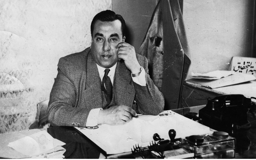 موفق البقاعي رئيس شعبة التحقيق في مكتبه بدمشق