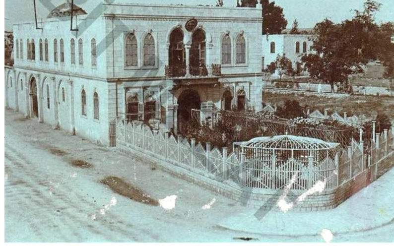 عمرو الملاّح : مقهى الريجي بحلب ليس حوض ماء عين التل