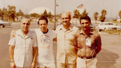 عدنان بوظو مع أعضاء من الوفد السوري لاولمبياد لوس انجلس عام 1984
