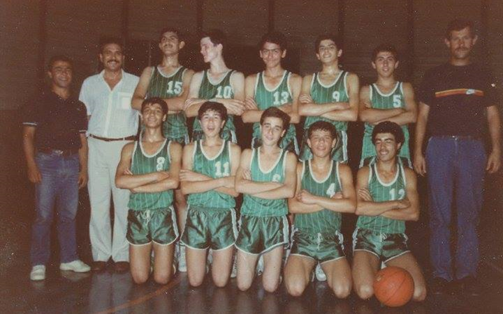 فريق الناشئين في نادي الوحدة لكرة السلة عام 1981