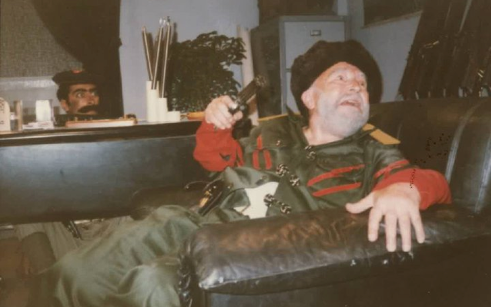 الفنان محمد طرقجي وباسم ياخور في مسلسل ليلة القبض على عليش (2)