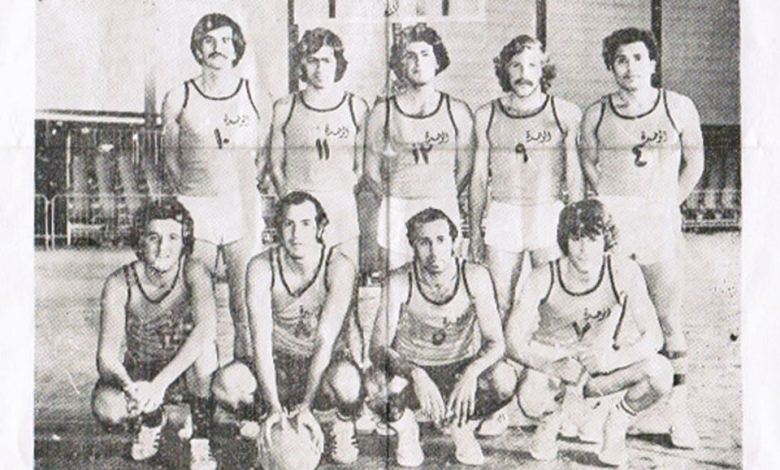 نادي الوحدة قبل مباراته مع نادي الجلاء عام 1977