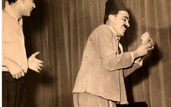 ياسر العظمة من أيام مسرح المدرسة مسرحية البخيل عام 1961م