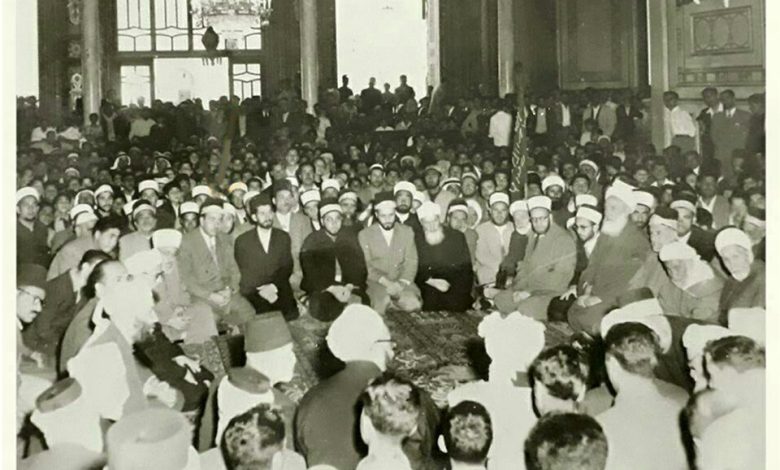 التاريخ السوري المعاصر - المسجد الأموي بدمشق 1956 - اجتماعُ كبار علماء بلاد الشام لنصرة الشعب الجزائري