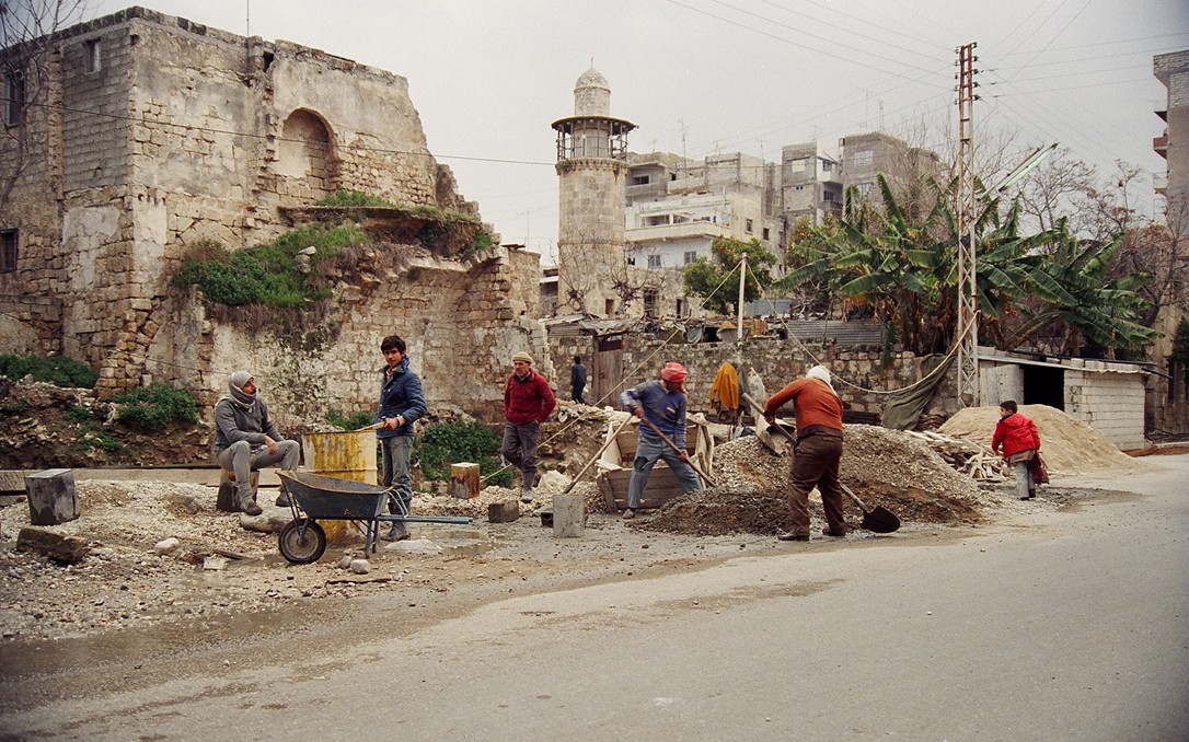 اللاذقية - مسجد الأمشاطي وجواره في أواخر الثمانينيات من القرن الماضي..