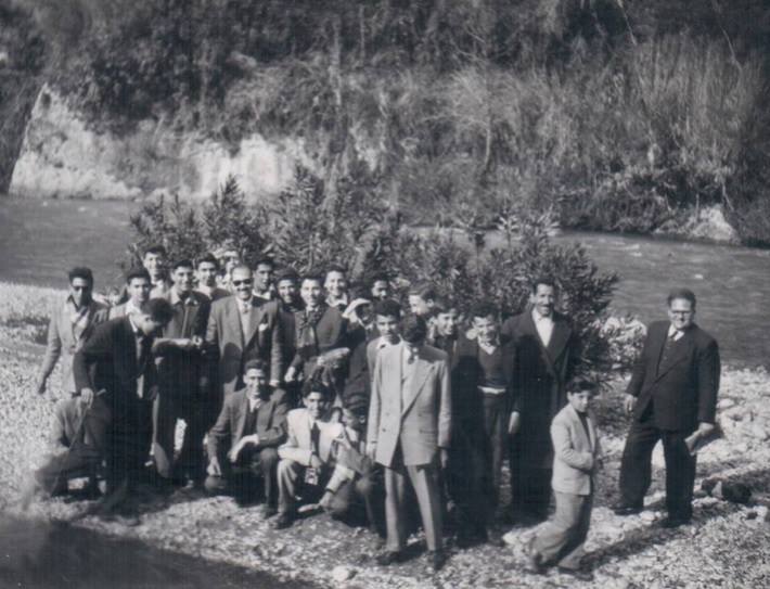 التاريخ السوري المعاصر - طلاب مدرسة جودت الهاشمي في رحلة إلى لبنان عام 1953م