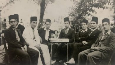 التاريخ السوري المعاصر - حلب 1936 - عبد السلام العجيلي مع طلاب مدرسة التجهيز