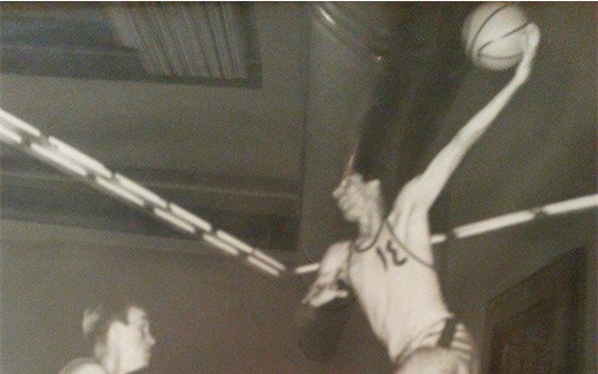شامل داغستاني .. نجم سورية الدولي بكرة السلة في لقاء نادي القادسية في الكويت عام 1966