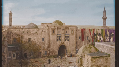 التاريخ السوري المعاصر - صور تاريخية ملونة - خان الوزير في حلب 1920 - 1923