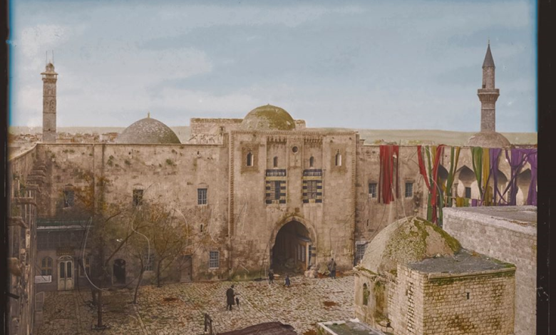 صور تاريخية ملونة - خان الوزير في حلب 1920 - 1923