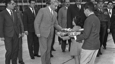 التاريخ السوري المعاصر - جمال عبد الناصر في وداع أمين الحافظ بعد انتهاء مؤتمر القمة العربي 1964 (2)