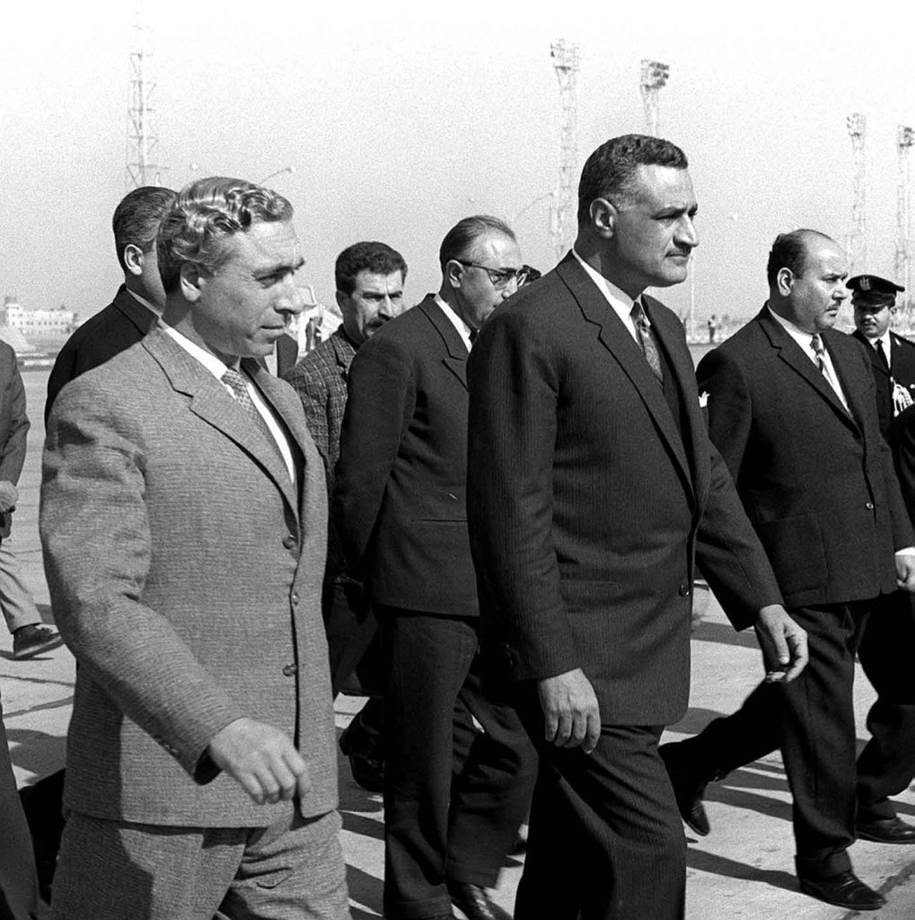 جمال عبد الناصر يستقبل أمين الحافظ أثناء مؤتمر القمة العربي 1964 (2)