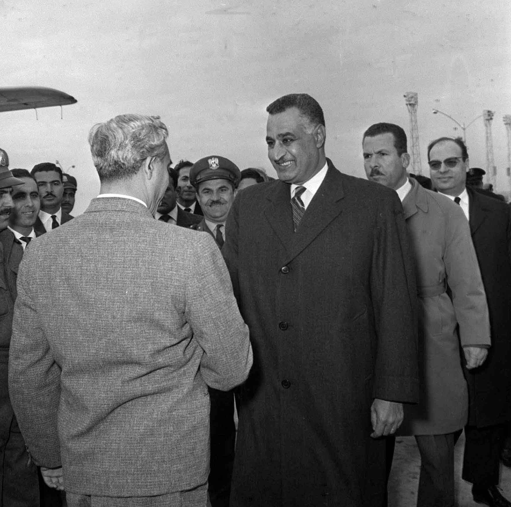 التاريخ السوري المعاصر - مغادرة أمين حافظ مطار القاهرة بعد انتهاء مؤتمر القمة العربي 1964