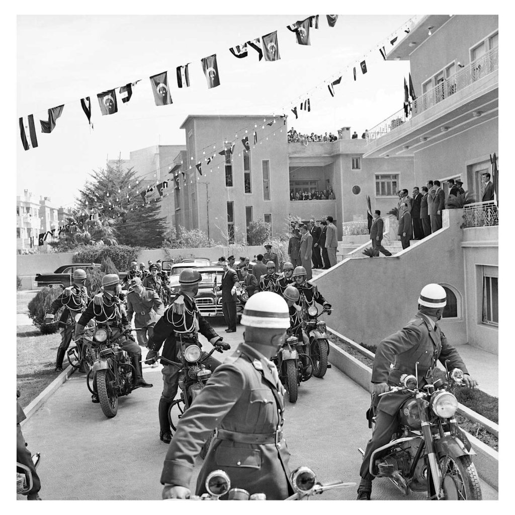 التاريخ السوري المعاصر - دمشق 1958- وصول  جمال عبد الناصر إلى قصر الضيافة بعيد إعلان الوحدة