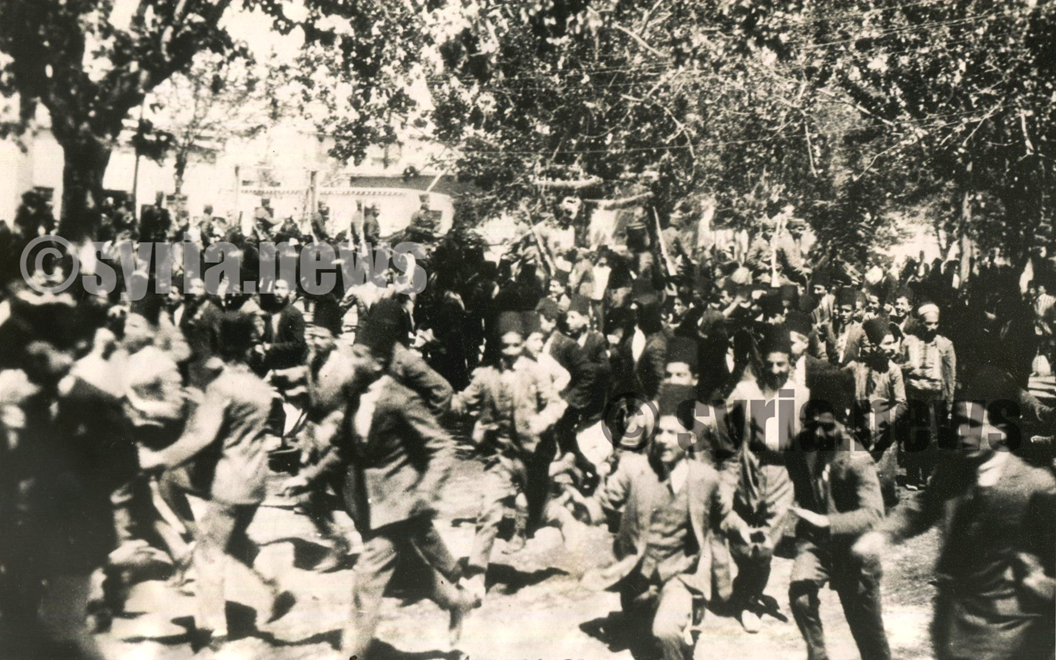 الشرطة في دمشق تفرق مظاهرة خرجت احتجاجاً على قانون الأحوال الشخصية عام 1939