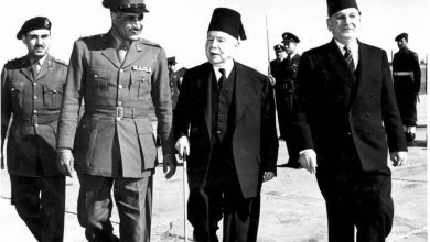 جمال عبد الناصر يستقبل فارس الخوري بمطار الماظة عام 1955
