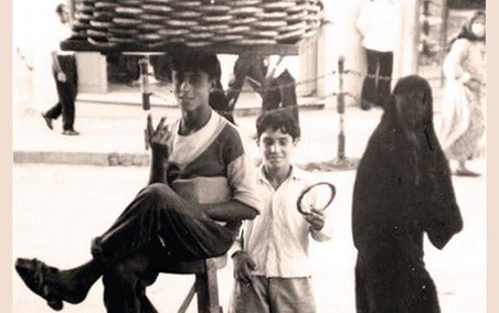 بائع متجول في اللاذقية عام 1957م