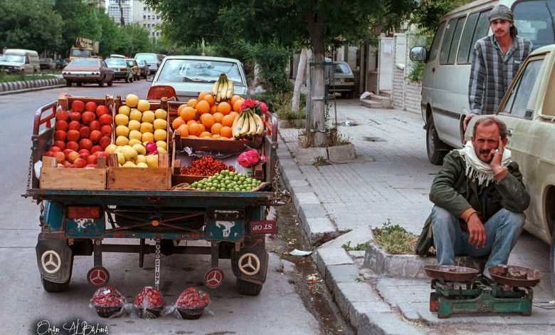 دمشق- بائع فاكهة متجول - منطقة المزرعة  عام 1992