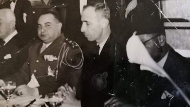 التاريخ السوري المعاصر - حسن جبارة وحسني الزعيم في حفل عشاء - نادي الشرق عام 1949م