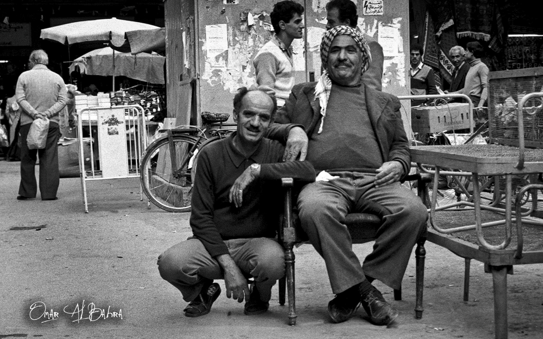 جلسة في سوق الأروام مدينة دمشق عام 1986