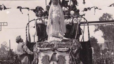 مشاركة مدرسة خديجة الكبرى بدمشق في احتفال عبد الجلاء عام 1946