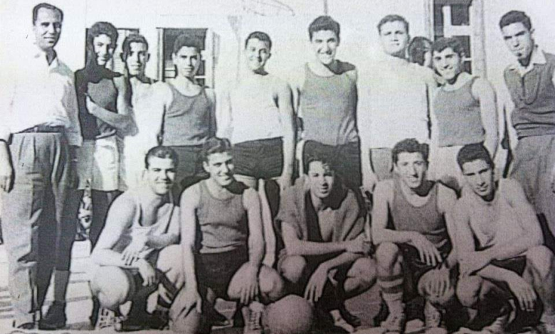دمشق 1959- فريق كرة السلة في مدرسة التجهيز الأولى مع فريق ثانوية أسعد عبدالله